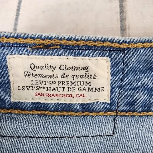 Levi's Wedgie Cropped Jean Button Fly Light Wash Size 24 - Picture 4 of 16